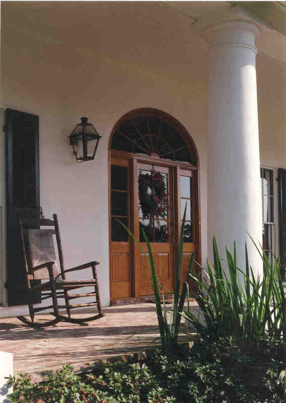 Image of house built in Antebellum Greek Revival architectural style. Designed by Cockfield Jackson Architects.